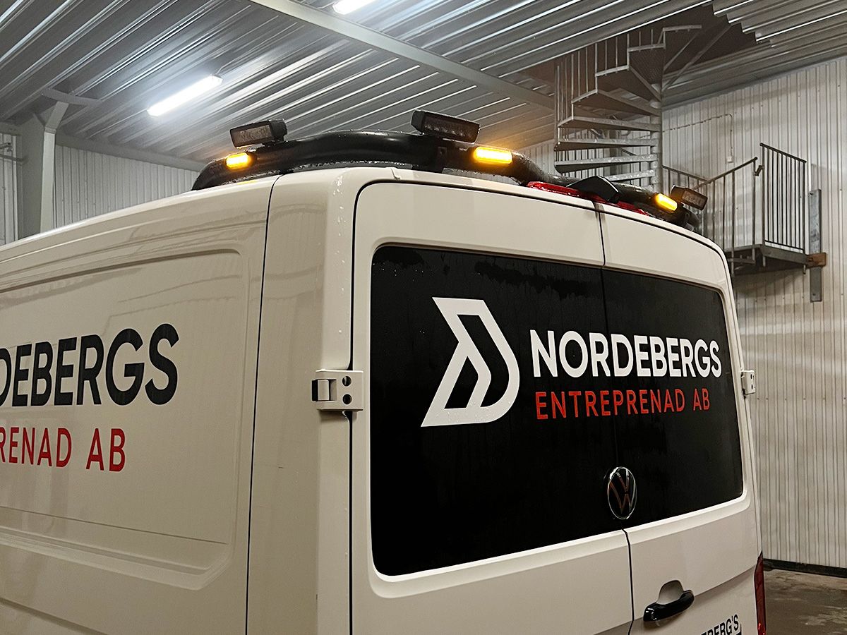 T-RACK VW Crafter H2 Compact 17- med takmonterad kamera. Bakre takbåge