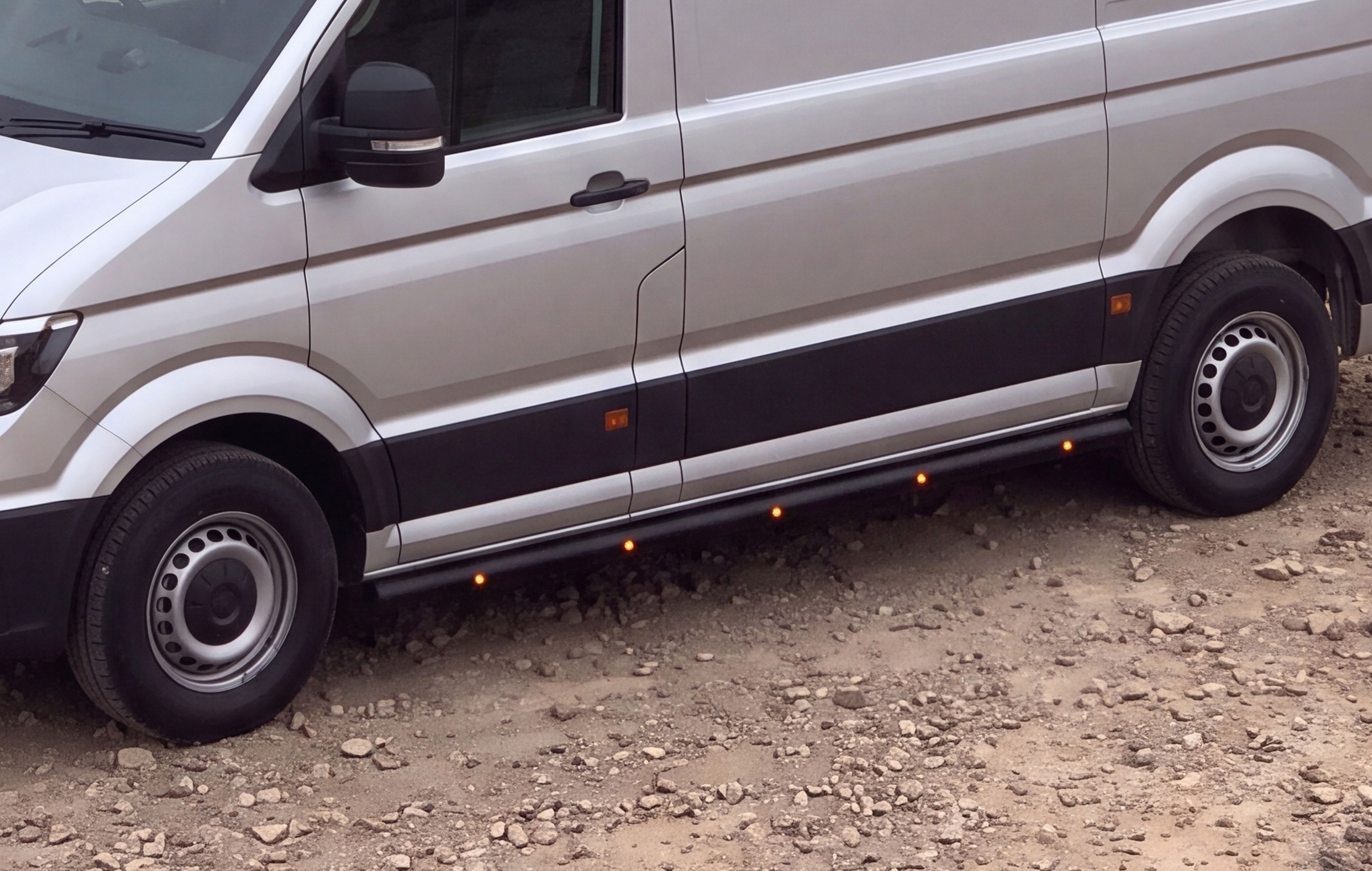 Sidorör Svart LED VW Crafter 18-26+ Hjulbas 3460mm