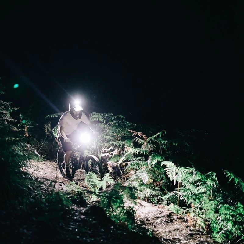Magicshine MONTEER 8000S GALAXY V2.0 Fjärrstyrd MTB-lampa