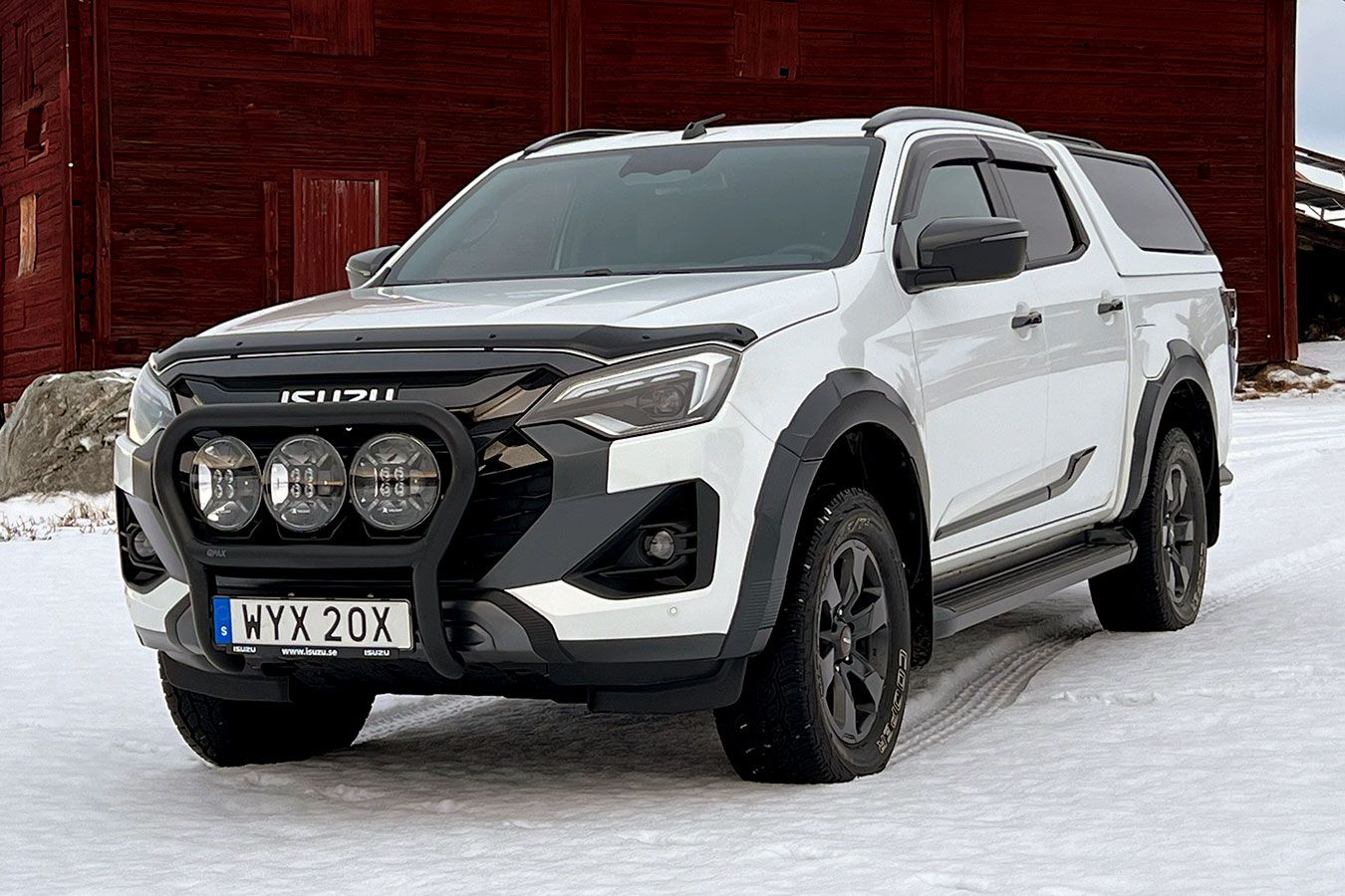 X-RACK Isuzu D-Max 25- extraljusfäste (frontbåge) för 3st lampor