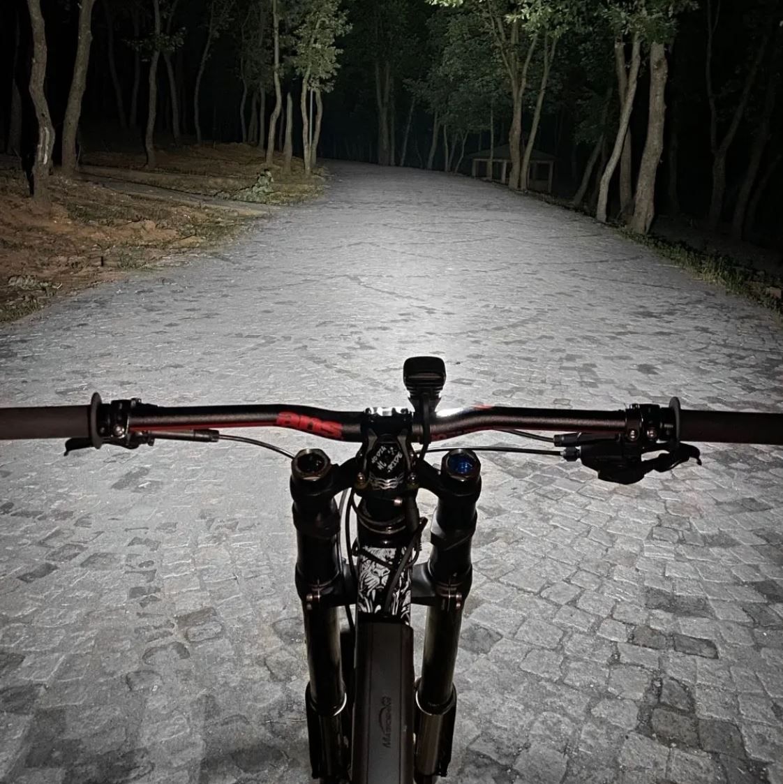 Magicshine MJ-906S Cykellampa
