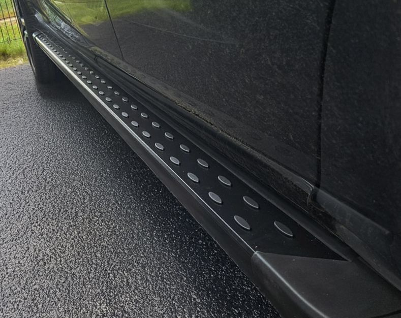 Heavy Duty Sidestep Mercedes-Benz Sprinter 18-25+ L2 3665mm