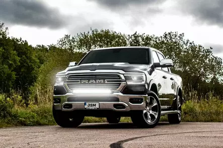 Dodge RAM Ledramp + modellanpassat fäste - Dodge - 7000010241 - 2