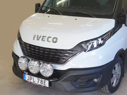 Q-LIGHT II Iveco Daily 19- extraljusfäste (extraljusbåge) för upp till 3st lampor - Frontbåge till transportbil - 8020120881 - 1