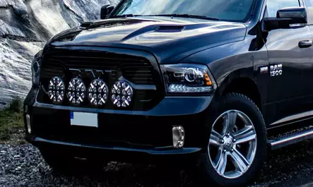 SEEKER 120W LED Extraljus Grill Kit Dodge RAM - Dodge - 7000010182 - 2