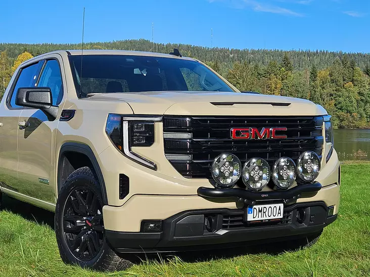 Q-LIGHT GMC Sierra 1500 22- extraljusfäste (extraljusbåge) för 4st lampor - Frontbåge till transportbil - 8020120892 - 1