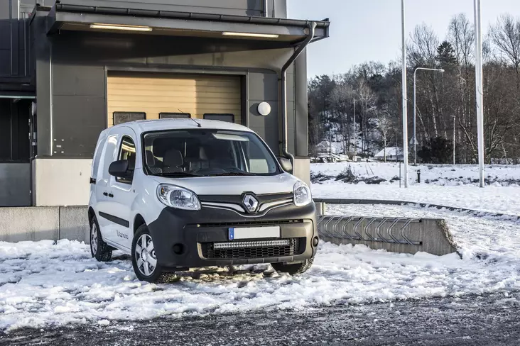 Renault Kangoo Ledramp + modellanpassat fäste - Renault - 8020100394 - 1