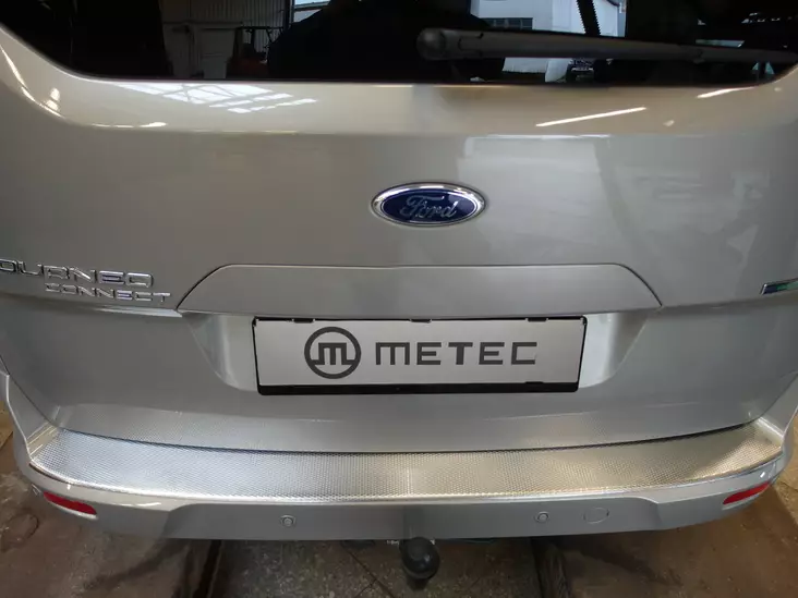 Stötfångarskydd, Ford Connect 2014-2020-, Metec - Bakre fotsteg och stötfångarskydd till transportbil - 8020102564 - 1