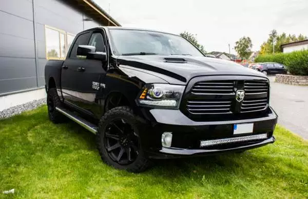 Dodge RAM 1500 Sport DSM LED-RAMP GIGA 41" 104CM med modellanpassat monteringsfäste - Dodge - 7000010415 - 1