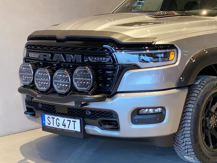 Q-LIGHT RAM 1500 25- Extraljusfäste (extraljusbåge) för 4st lampor - Frontbåge till transportbil - 8020120895 - 1