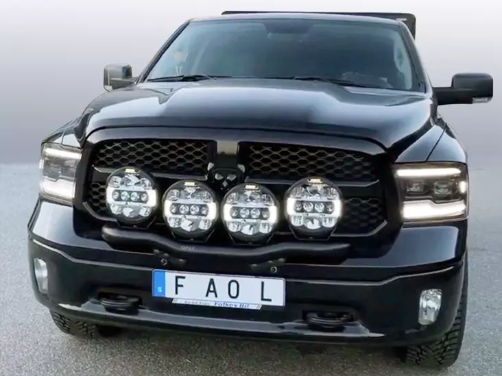 Q-LIGHT RAM 1500 (DS/Classic) 13- Extraljusfäste (extraljusbåge) för 4st lampor - Frontbåge till transportbil - 8020120885 - 1