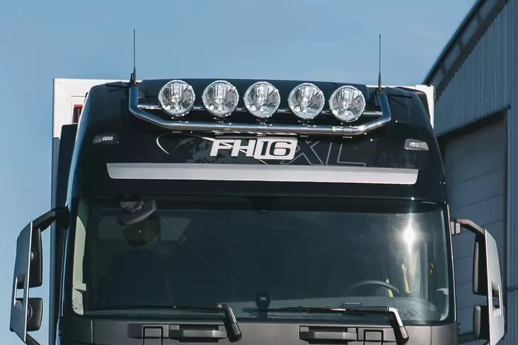 Takbåge Top Volvo FH4 & FH5 Globetrotter & XL - Frontbåge till lastbil - 8020102687 - 1