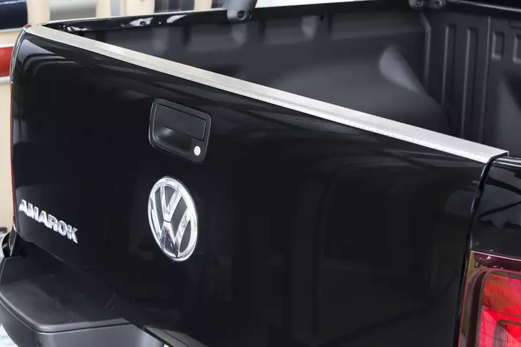 Kantskydd bakläm, VW Amarok 2011- - Bakre fotsteg och stötfångarskydd till transportbil - 8020102557 - 1
