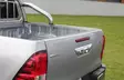 Kantskydd bakläm, Toyota Hilux 2016- - Bakre fotsteg och stötfångarskydd till transportbil - 8020102558 - 1