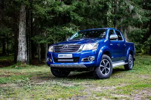 Toyota Hilux Ledramp + modellanpassat fäste - Toyota - 7000010198 - 1